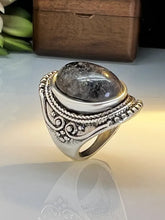 Load image into Gallery viewer, Labradorite Silver Ring